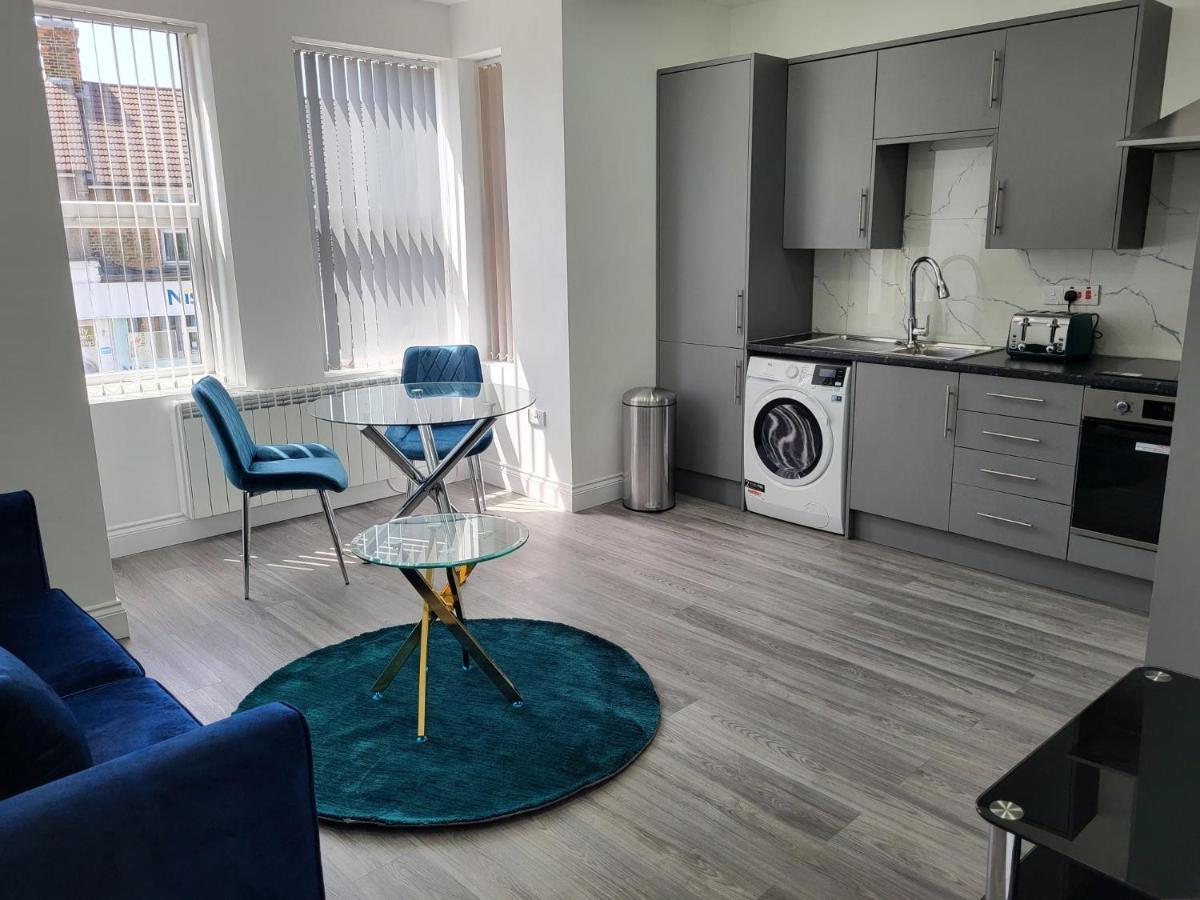 1 Bed Flat, Airport Pick, Drop Available Fibre Broadband, New, Washer Dryer, 10 Mins From City Centre Dartford Eksteriør billede