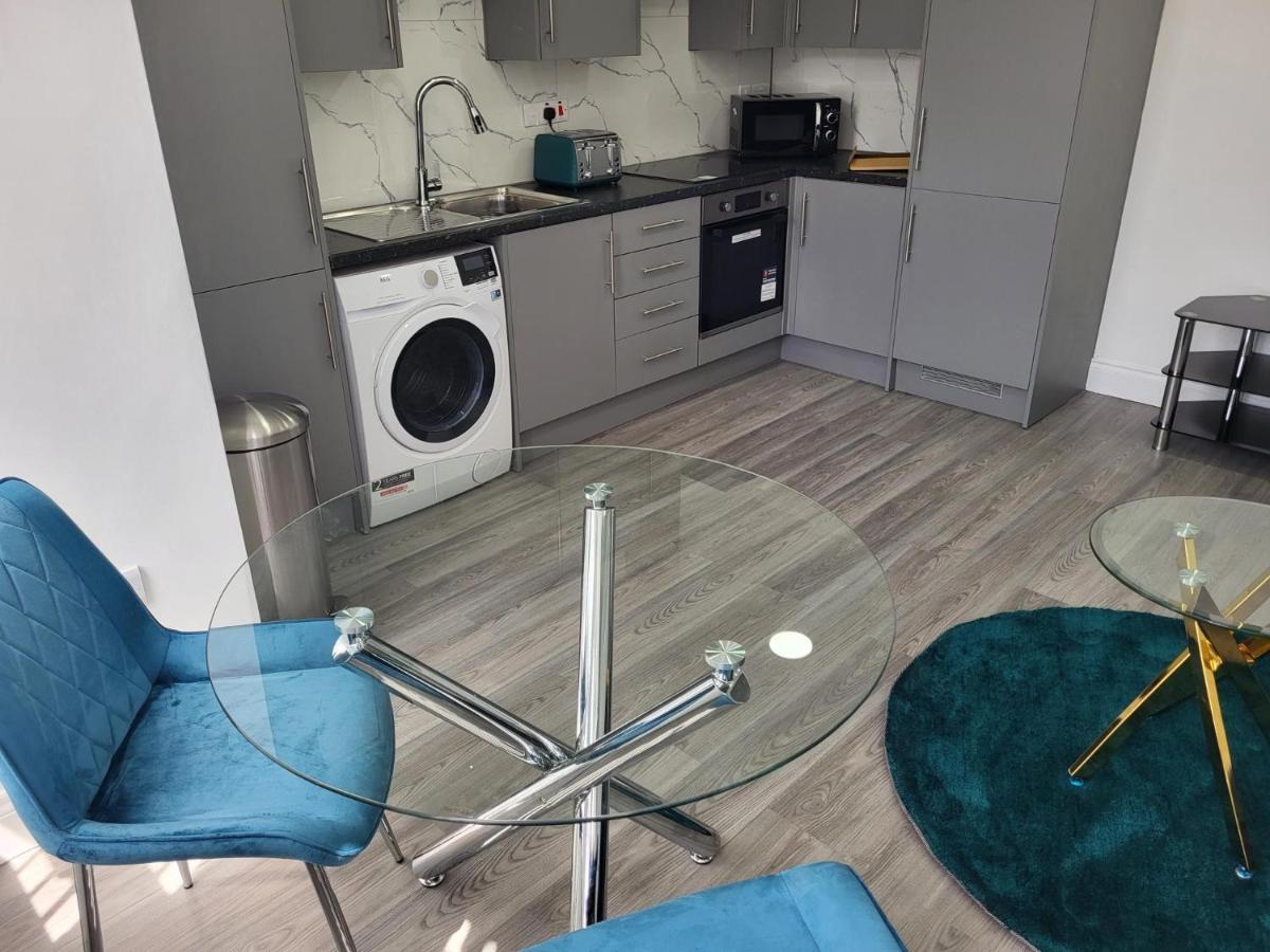 1 Bed Flat, Airport Pick, Drop Available Fibre Broadband, New, Washer Dryer, 10 Mins From City Centre Dartford Eksteriør billede