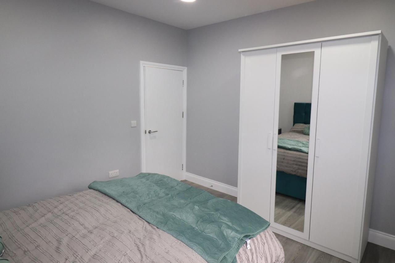 1 Bed Flat, Airport Pick, Drop Available Fibre Broadband, New, Washer Dryer, 10 Mins From City Centre Dartford Eksteriør billede